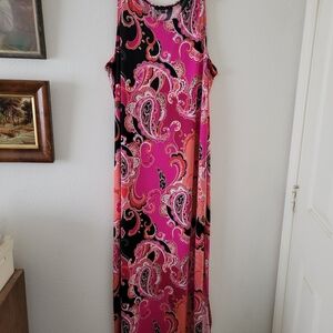 Elegant Paisley Maxi Dress - Pink and Black